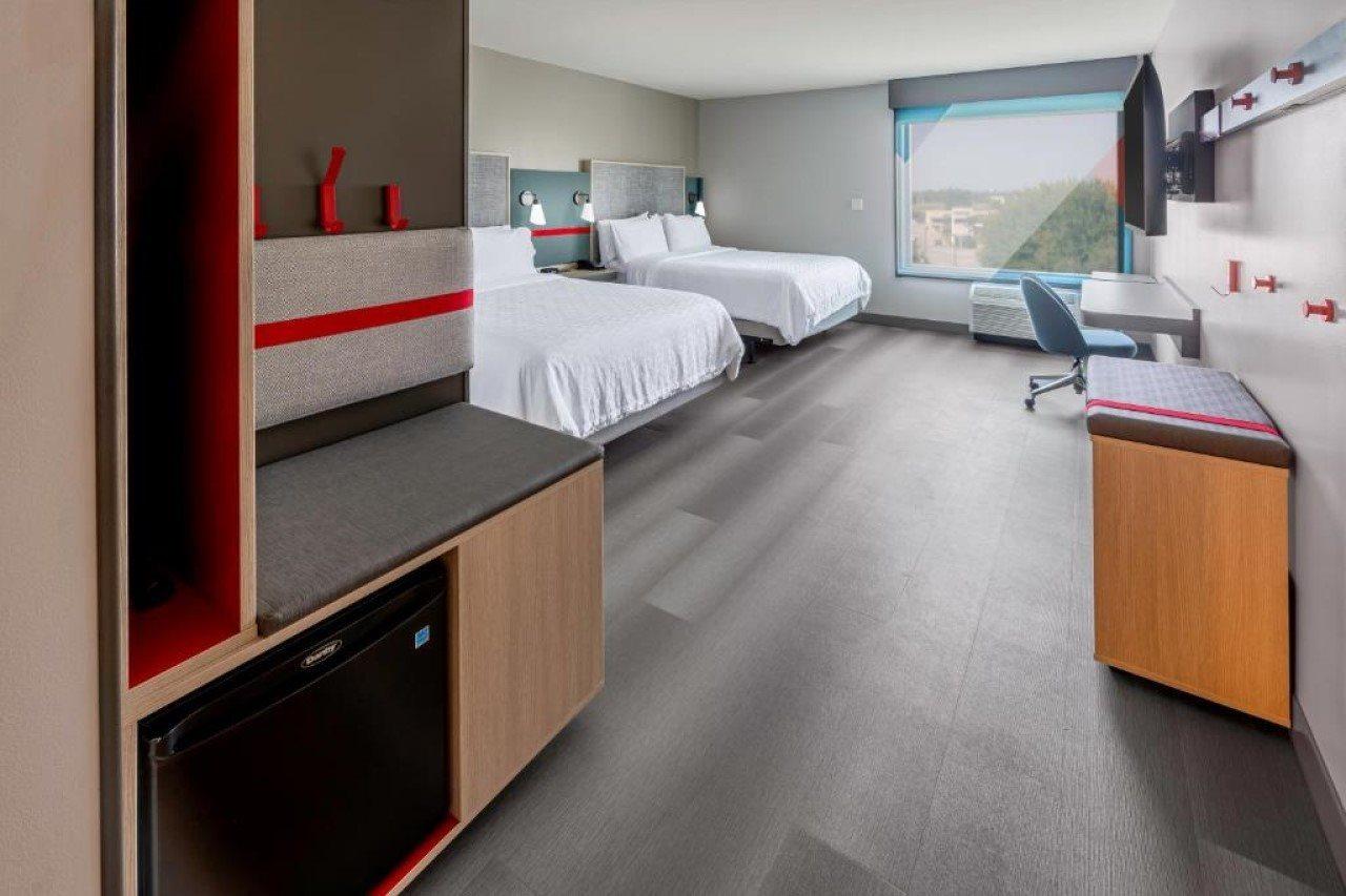 Avid Hotels Milwaukee West - Waukesha By Ihg Pewaukee Exterior foto